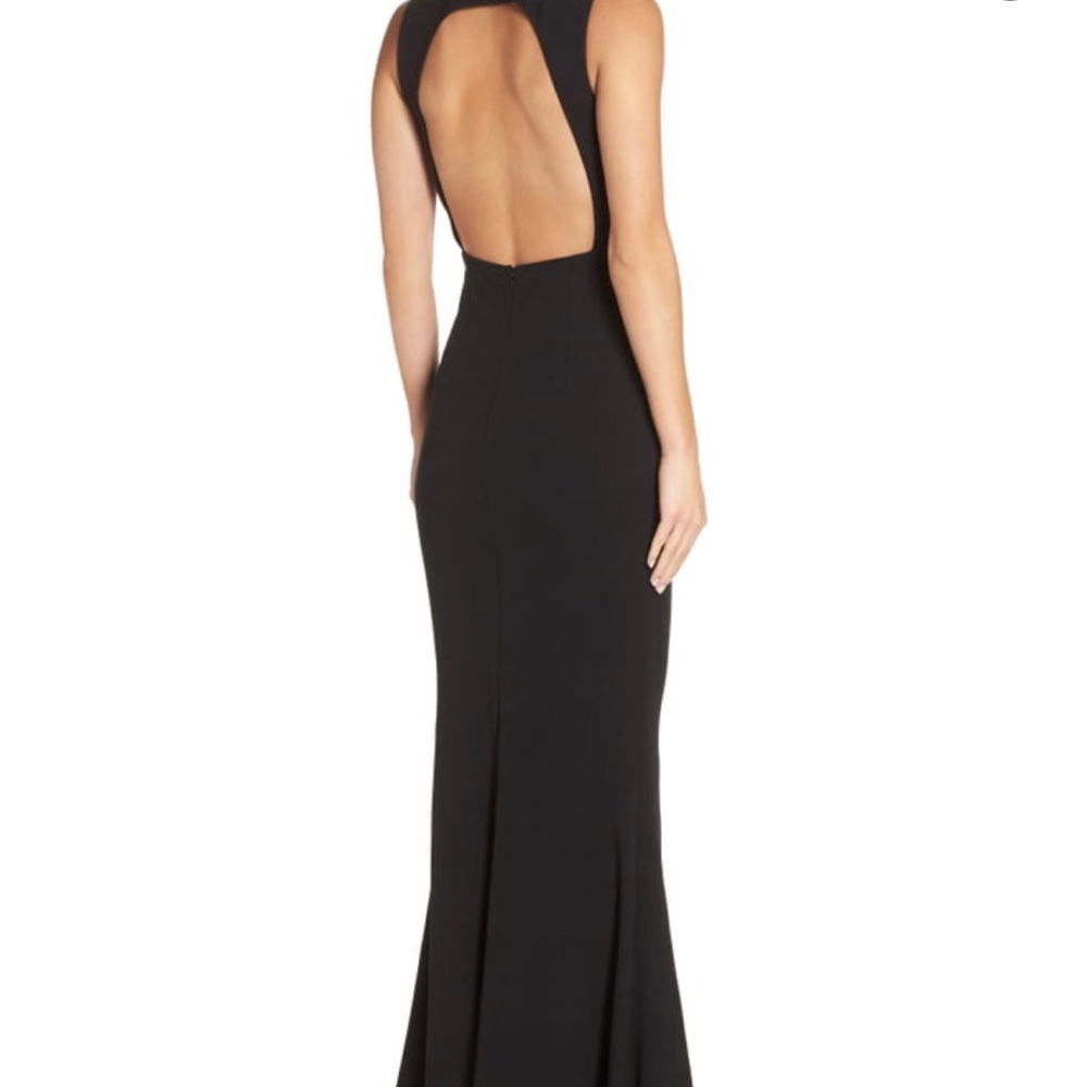 LULU’S Backless Trumpet Gown